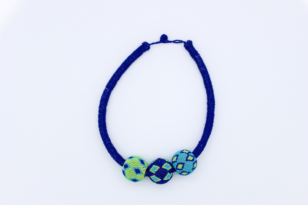 bauble-necklace-blue-beaded
