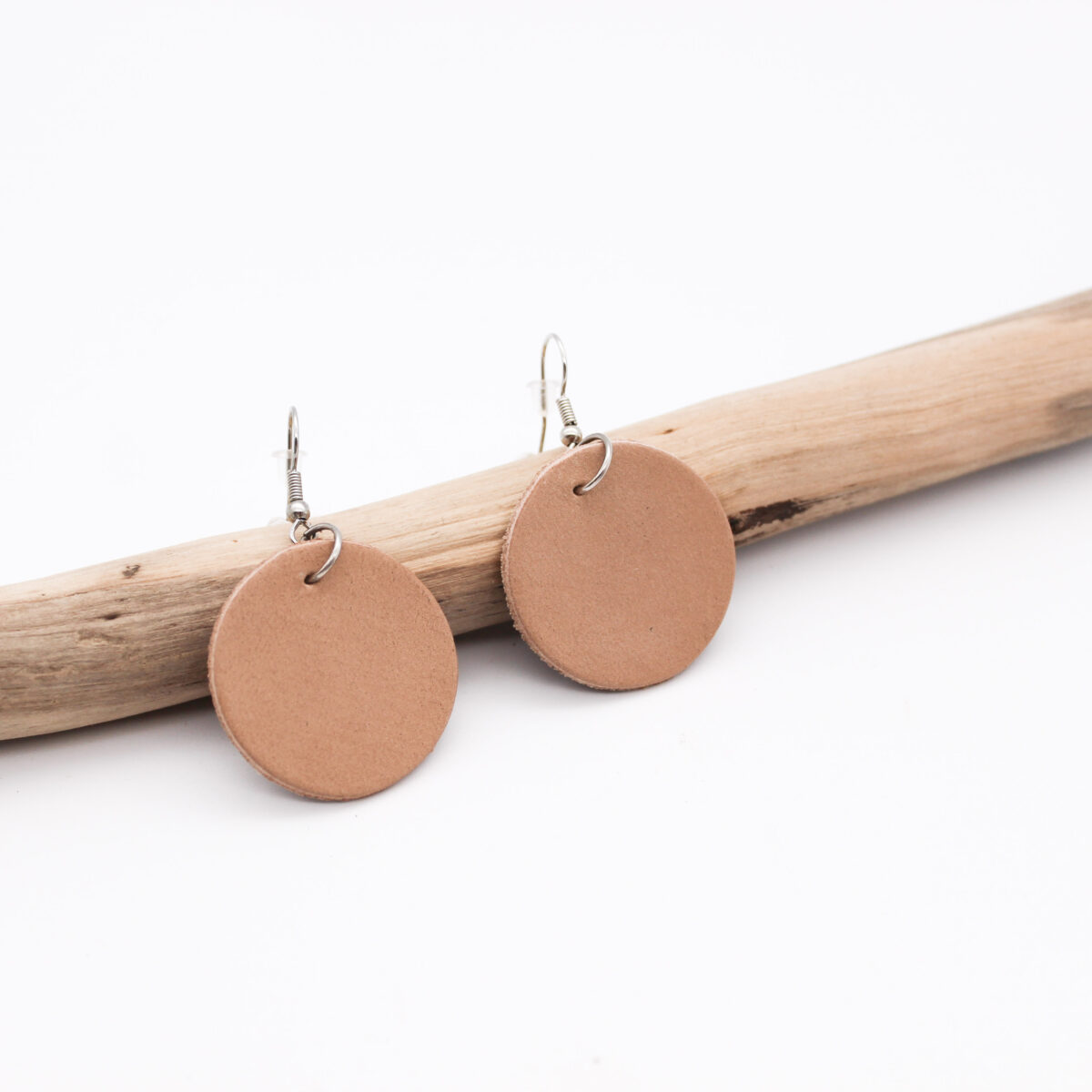 leather round earrings