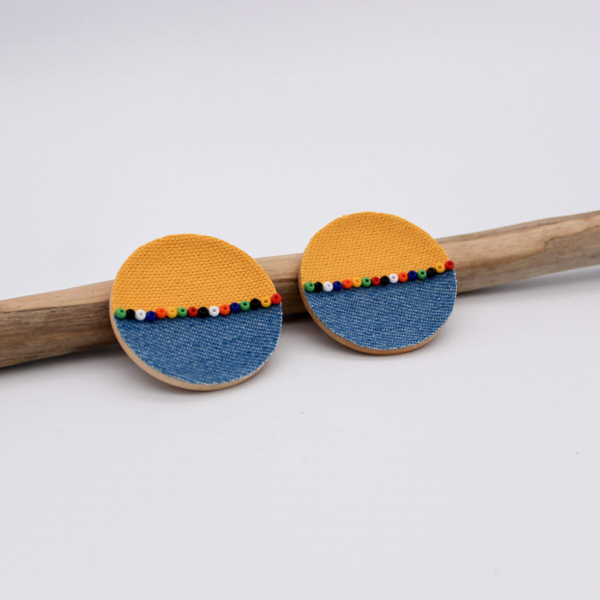 Zulu-beaded-iziqhaza-round-earrings