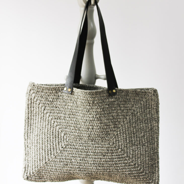 crochet tote bag-light-grey