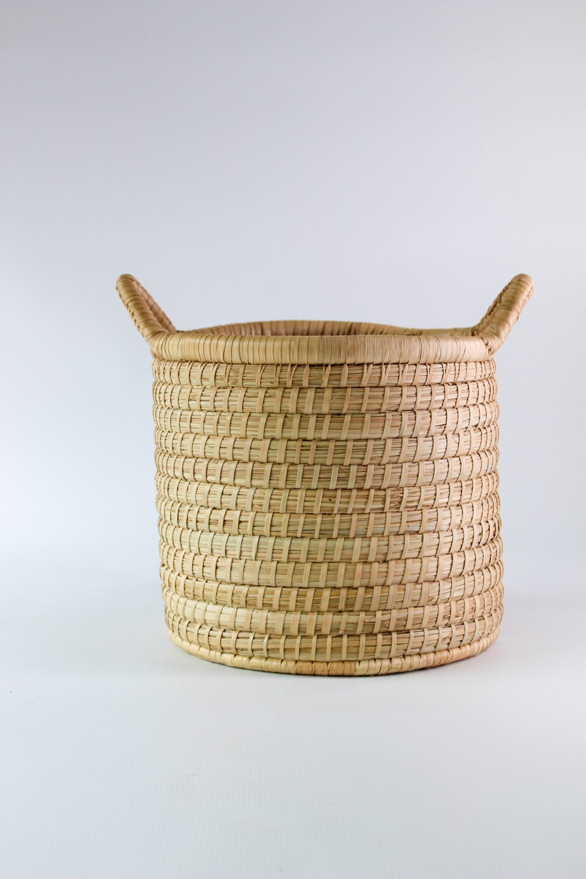 round woven basket handles